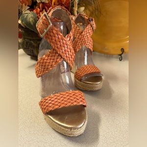 Gorgeous X-Strappy Sandals | Beautiful orange hue to show off your tan! 🍊🧡